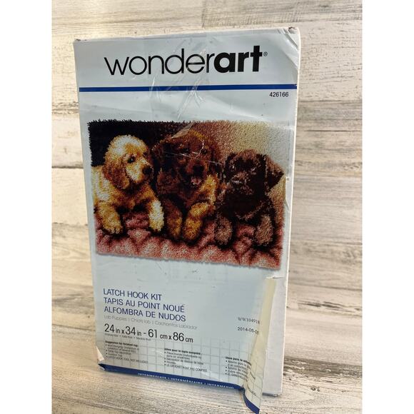 Caron Wonder Art Latch Hook Kit 426166 Lab Puppies Labrador Dog Yarn Crafting - Picture 1 of 5
